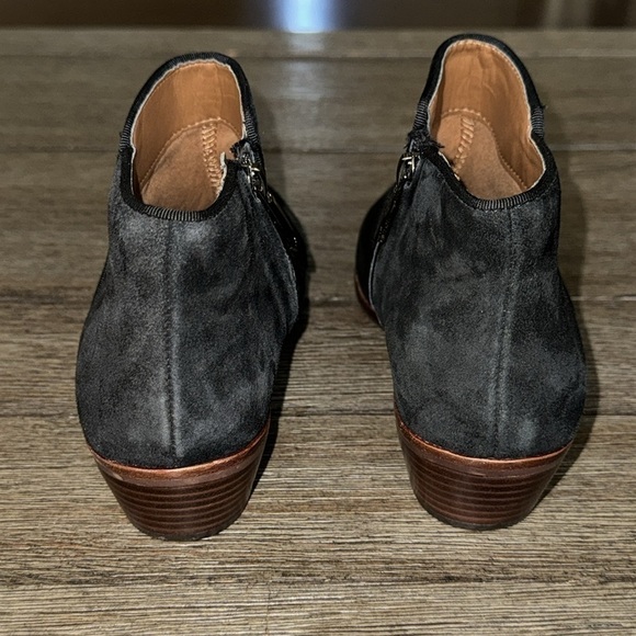 Sam Edelman Petty Ankle Bootie Black Suede 6 - Picture 4 of 8